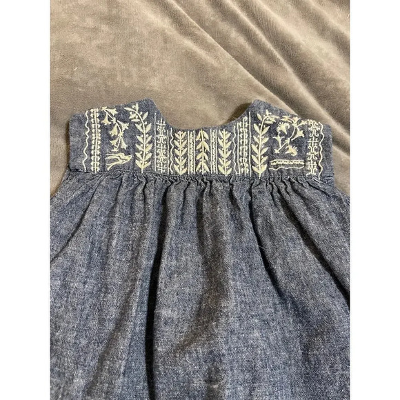 Tea Collection Size 18-24 M Baby Girl Denim Embroidered Floral Sleeveless Dress - Picture 2 of 8